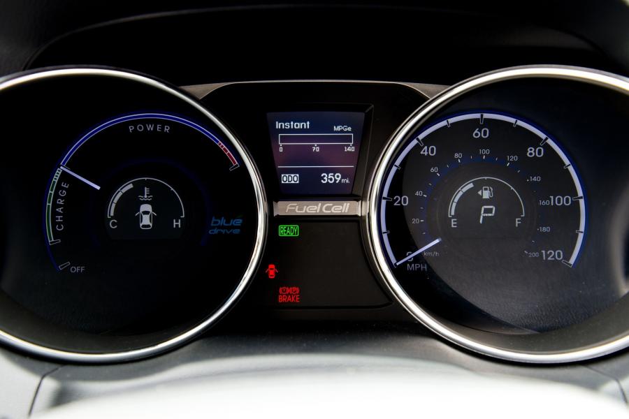  Hyundai Tucson Fuel Cell 2014 года  (фото 31 из 32)